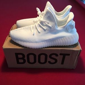Yeezy Boost V2 “Cream” Triple White size 11
